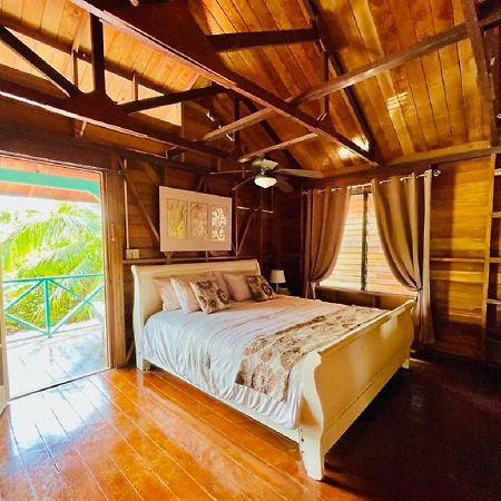 Villa Amaya โบกัสทาวน์ ภายนอก รูปภาพ
