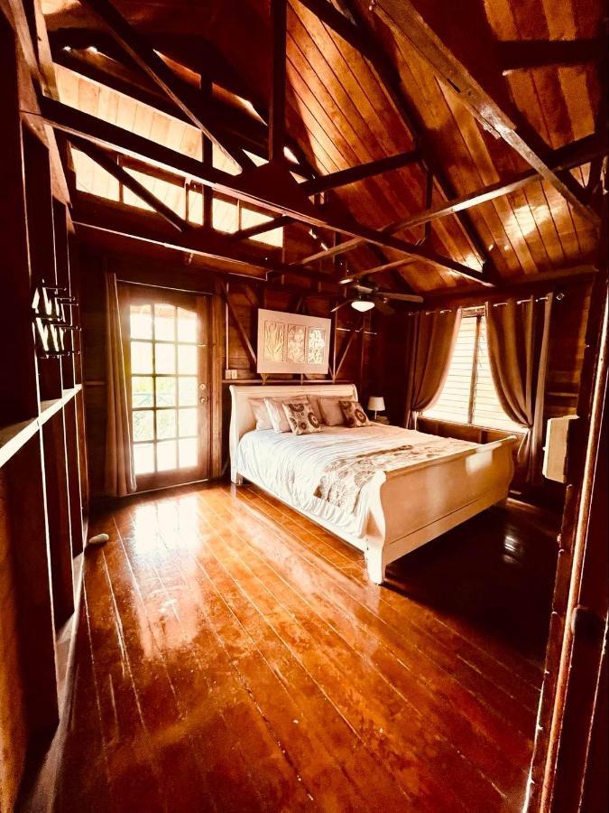 Villa Amaya โบกัสทาวน์ ภายนอก รูปภาพ
